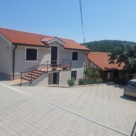 Apartment Podini Brsec Bagian luar foto